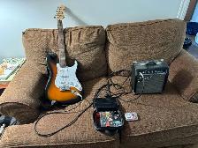 Squire Beginner Guitar   Amp