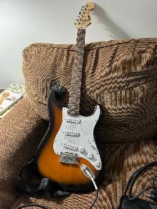 Squire Beginner Guitar   Amp - Photo 2