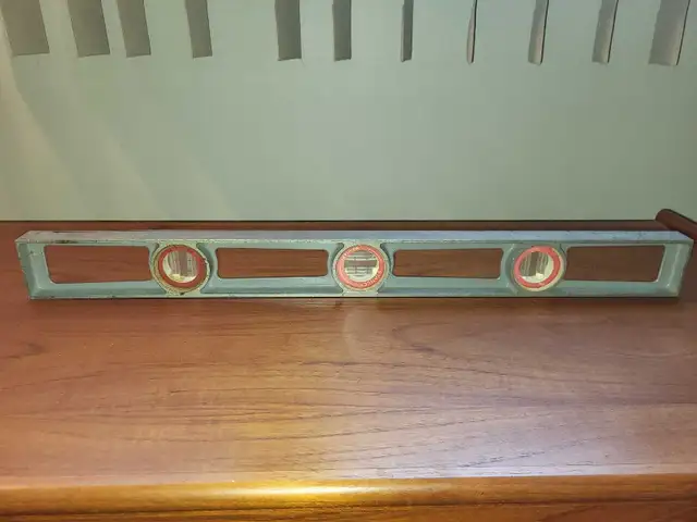 ALUMINUM LEVEL