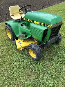 216 jd Riding Tractor