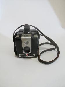KODAK BROWNIE HAWKEYE CAMERA – Untested. - Photo 4