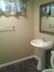 4 BEDROOM BUNGALOW NEAR UNIVERSITY - $2500.00 - AVAIL:  SEPT 1 - Photo 9