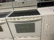 Cuisinière blanche vitrocéramique Inglis