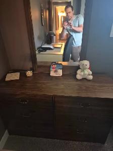 Dresser,  6 drawers with mirror