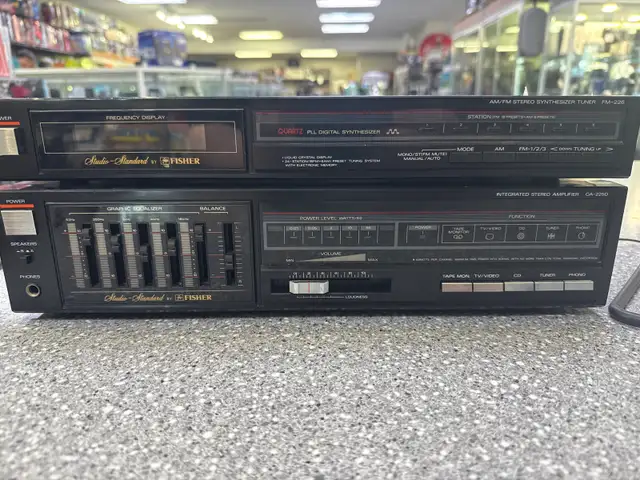Fisher CA-225D Amp   FM-226 Tuner