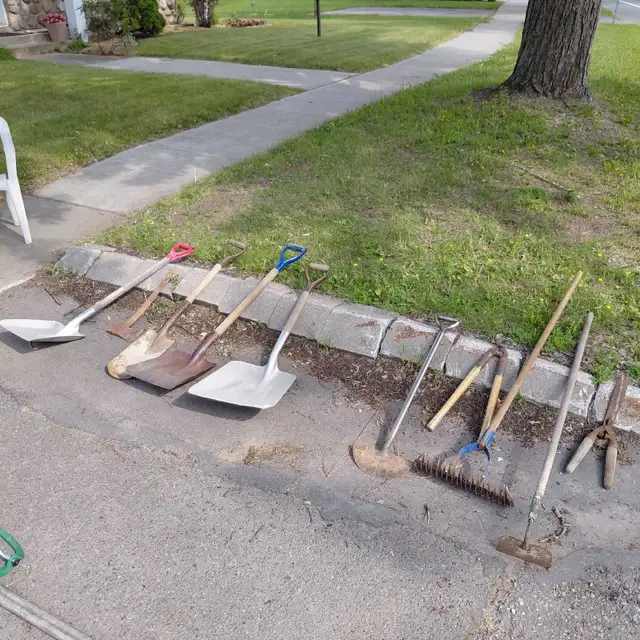 Lot d'outils de jardinage