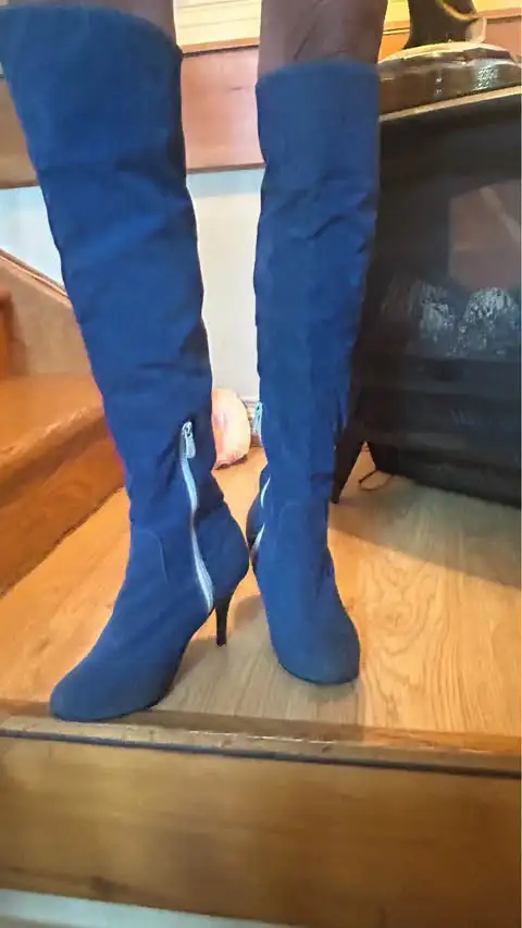 Bottes hautes en suède bleu  ( Appel téléphonique seulement)