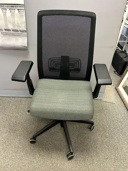 Haworth Very Task Chair!