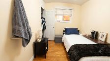 SPACIOUS 3BED. 1 BATH. 1 4-PC BATH. 2 PARKING . MAIN FLOOR - Photo 14