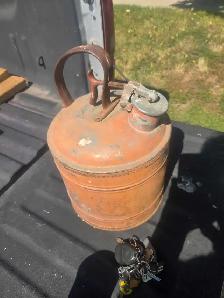 vintage 1 gallon gas can - Photo 2