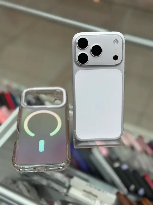iPhone 17 Pro White Titanium
