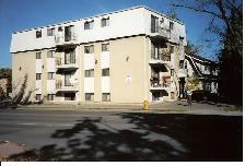 LARGE FURNISHED 1 BEDROOM - 1001 13TH ST. E. (UNIVERSITY)