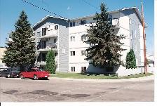 LARGE 1 BEDROOM - 1919 7TH STREET E.(HOLLISTON)