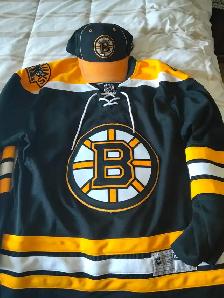 NHL Boston Bruins Hat n Jersey