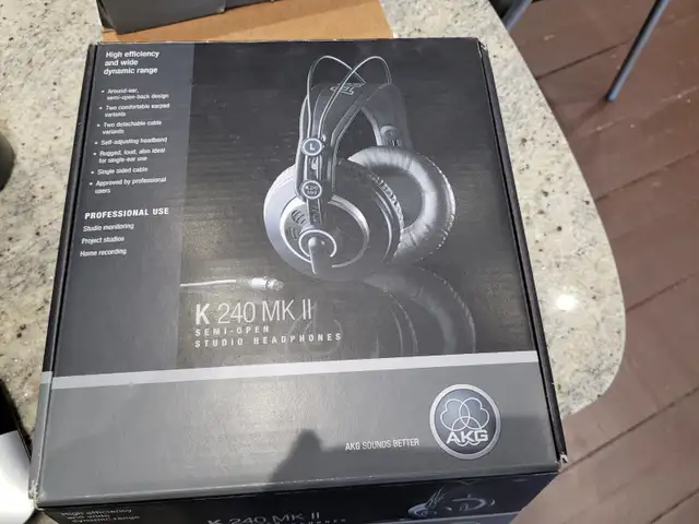 AKG K 240 MK II