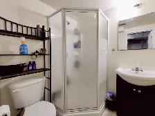 All inclusive large private bedroom close to Carleton/Algonquin - Photo 7