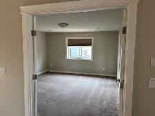 Huge Master Bedroom with Walk in Closet and Jacuzzi En-suite - Photo 2