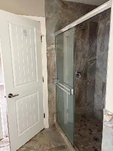 Huge Master Bedroom with Walk in Closet and Jacuzzi En-suite - Photo 5