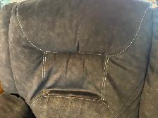 Powered Recliner couch 2 seats - Photo 2