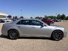 2018 Chrysler 300 300S AWD - Photo 5