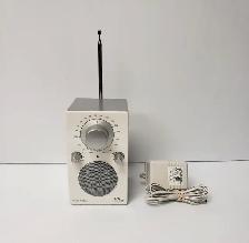 (9921771) Henry Kloss AM/FM Radio
