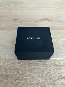 Glitchy Patek Philippe Nautilus Ladies Wristwatch for C$540! - Photo 3