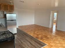 1&2Bdrm Apt w/New Kitchen Bath HardwoodFl Incen@Kennedy/Eglinton - Photo 4
