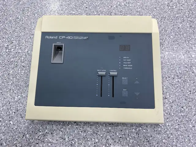 Roland Cp-40 Pitch to MIDI Converter