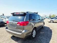 2004 Toyota Sienna 7-Passenger AWD Power Seats - Photo 4