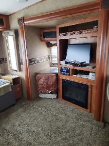 2012 Heartland Sundance 3300QS - Photo 3
