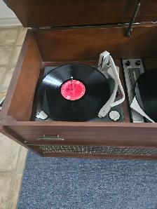 1950s Record playerandRadio cabinet - Photo 2