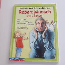 LIVRE NEUF JEUNESSE DE ROBERT MUNCH EN CLASSE, 60 PAGES: $5.00