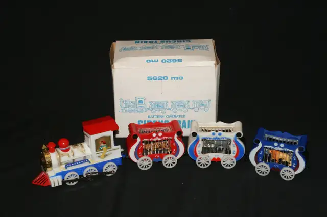 1970s DURHAM INDUSTRIES BATTERY OPERATED CIRCUS TRAIN MODEL 5620