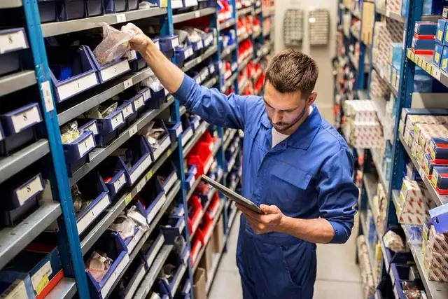 Parts store Cashiers