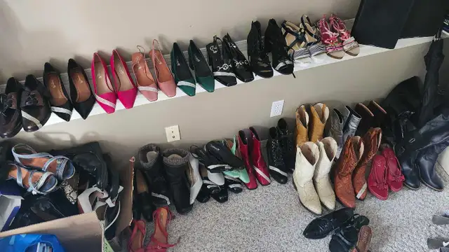 Luxury (30 pairs)Women's (Size 10US) Footwear Collection