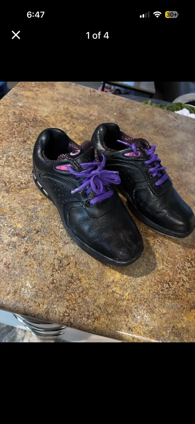 Women’s Goldline Curling Shoes - Size 8