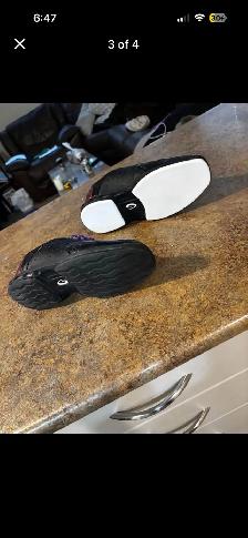 Women’s Goldline Curling Shoes - Size 8 - Photo 3