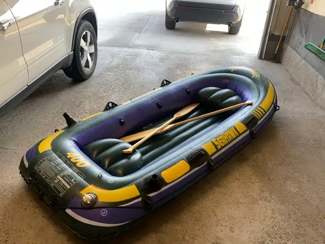 Inflatable 4 person Boat/Raft