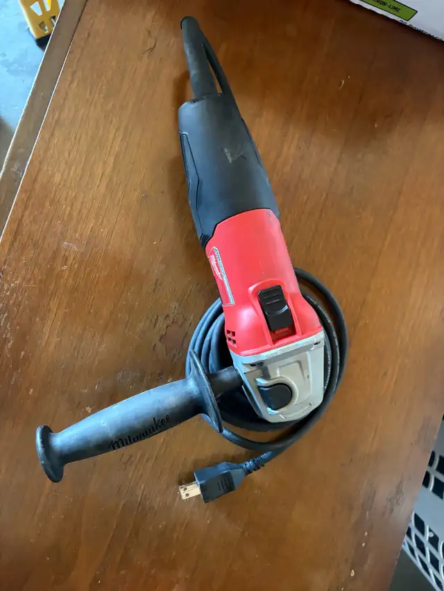 Milwaukee grinder