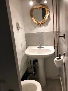 Room For Rent in Newmarket close to Hospital - Photo 5