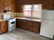 Gorgeous 3-BD Detached House Newly Renovated - Photo 2