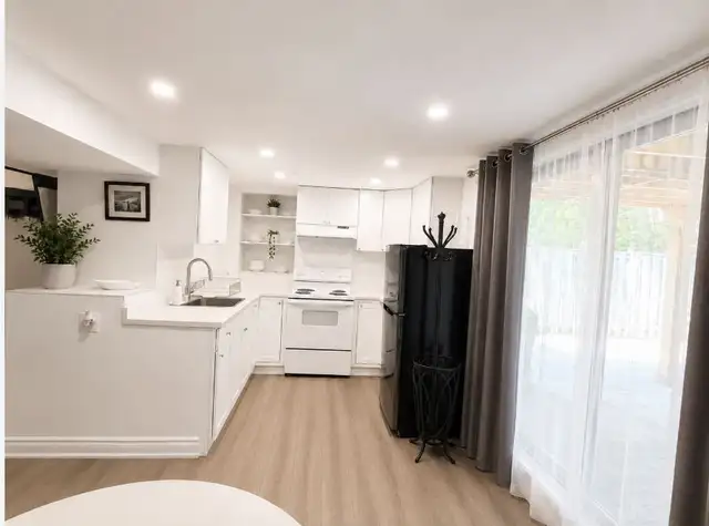 FURNISHED PRIVATE APARTMENT | SHORT OR LONG TERM | TORONTO