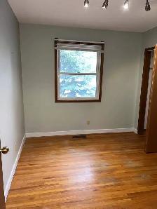 3-Bedroom House in Varsity– Near U of C, LRT & Market mall - Photo 10