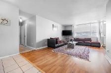 Spacious & Bright 2-Bedroom   Den Apartment for Rent - Photo 5