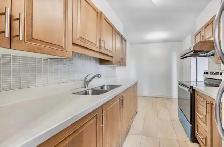 Spacious & Bright 2-Bedroom   Den Apartment for Rent - Photo 7