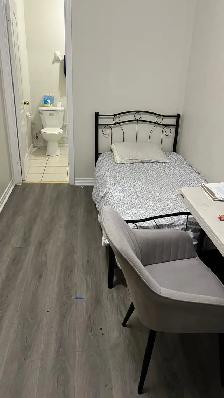 Room for Rent - York University Village - Photo 3