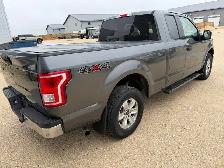 2017 Ford F-150 XLT  4 WD  Extra Cab 3.5 litre V6 only 128,000 k - Photo 8