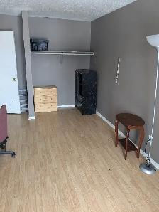 4 min to Algonquin. Woodroffe/Majestic, all inclusive. ASAP - Photo 3