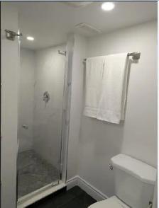 SHORT TERM PRIVATE FURNISHED APARTMENT NORTH YORK - Photo 9