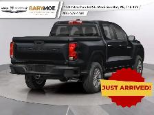 2024 Chevrolet Colorado - Photo 2